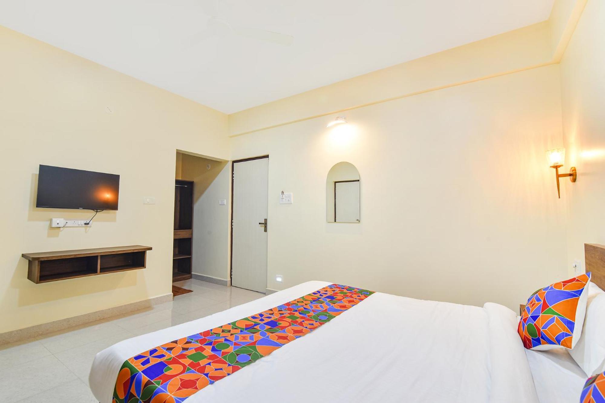 Fabhotel Baga Tulip - 500M From Baga Beach Exterior photo